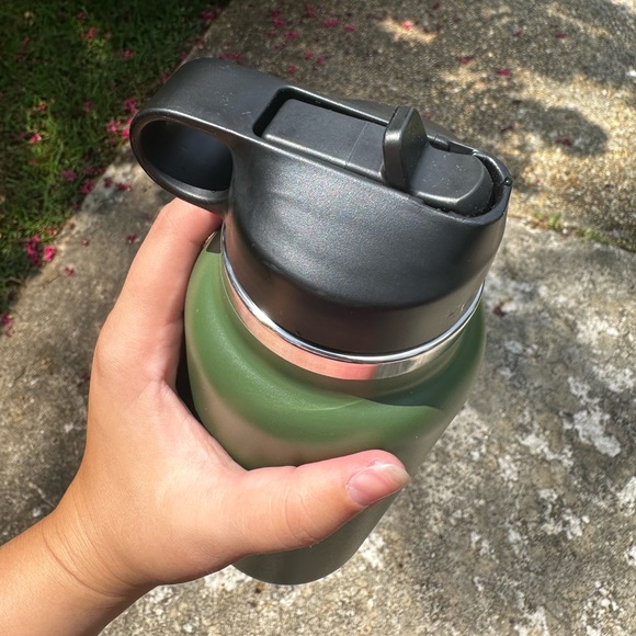 Dark/Forest green Hydroflask - Picture 2 of 4